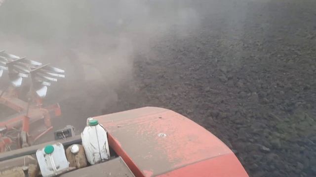 16 октября.  Подъём зяби на К-742 Пр с оборотным  плугом.