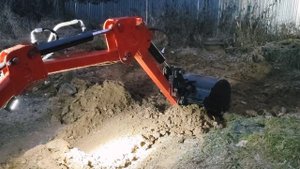 Мини-экскаватор МЭ-35 работа планировочным ковшом