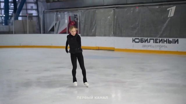 Алина Загитова на тренировке девушек в Санкт-Петербур смотреть онлайн