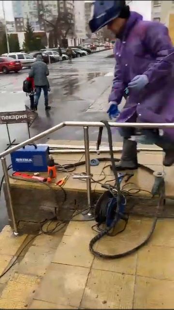 Процесс работы. Изготовление ограждений для офиса "Би? смотреть онлайн