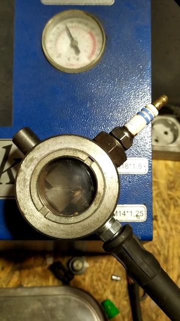 Проверка свечей на стенде под давлением смотреть онлайн