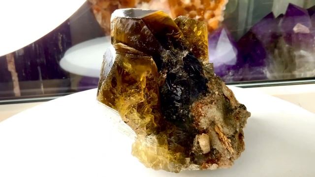 Друза природного цитрина. Николай-Шор. Приполярный Урал. смотреть онлайн