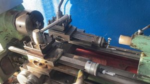 Токарный станок 1п611. Резцедержатель и малая продольна