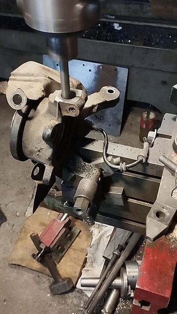 Ремонт цапфи, ремонт посадки под шарову на фрезерном 6 смотреть онлайн