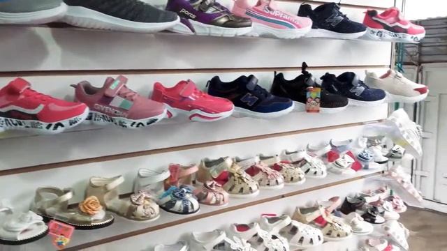 Детское обувь мальчик и девочка смотреть онлайн