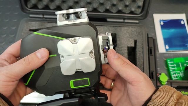 Лазерен нивелир Huepar S04CG смотреть онлайн