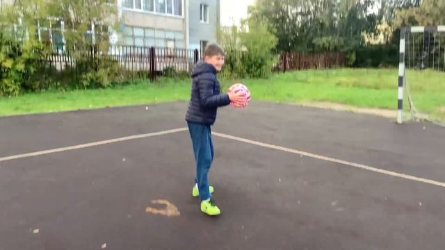 Мяч Лунтик, действительно летит наклбол? смотреть онлайн