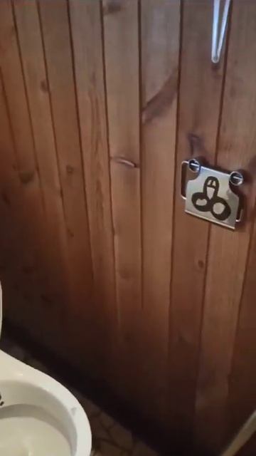 Малолетки разгромили дом или как отдыхать неправильно🤬😡🤬 смотреть онлайн