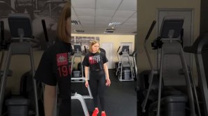 Упражнение «Гуд монинг» (наклоны со штангой)