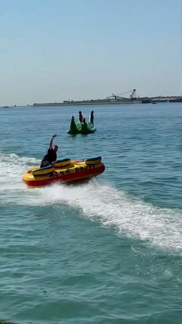 ТОПОР В СПИНУ НА УЛИЦЕ смотреть онлайн