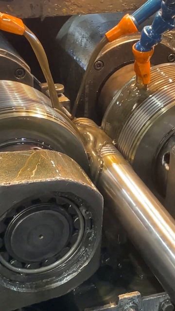 Изготовление резьбы методом накатки #полезноевидео#и смотреть онлайн