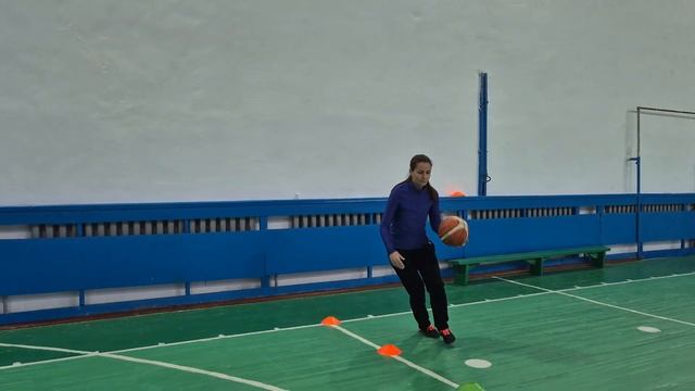 ведение мяча с обводкой смотреть онлайн