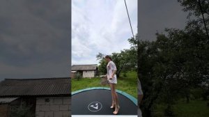 Топ 4 трюка на батуте!! +туториал на сальто вперед 👏😮?