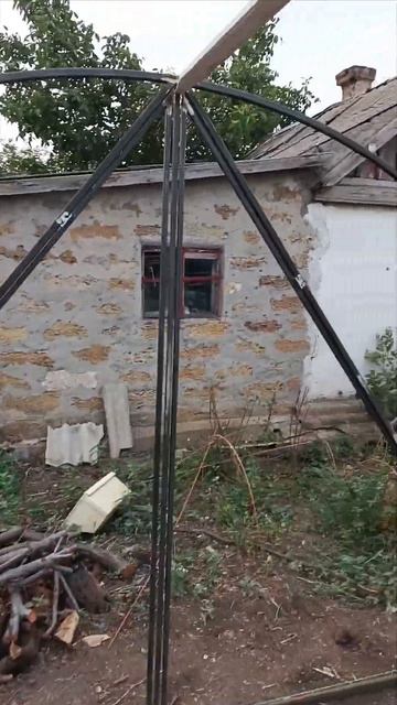 закончили ставить парники для клубники с треугольным? смотреть онлайн