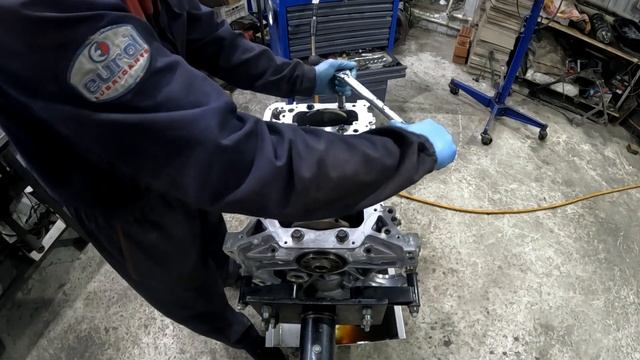 Сборка двигателя Хонда C-RV к20а4. Часть 1 , сборка коленва смотреть онлайн