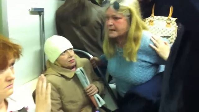Бабка-оратор! В метро о политике. Избиратели в шоке! смотреть онлайн