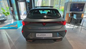 Cupra Leon Hubrid 2025 обзор