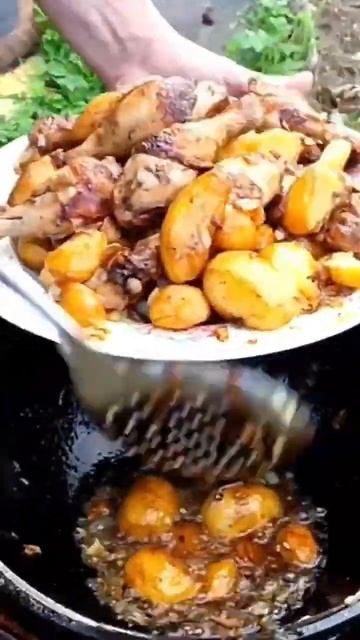 Кура, картошка в казане. Очень вкусно!!! #казан #кура #да? смотреть онлайн