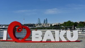 Баку по улицам города.