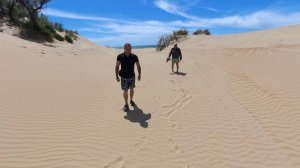 16 мая 2025 Анапа Витязево. Пляж отеля Лазурный берег. Мазут на пляже