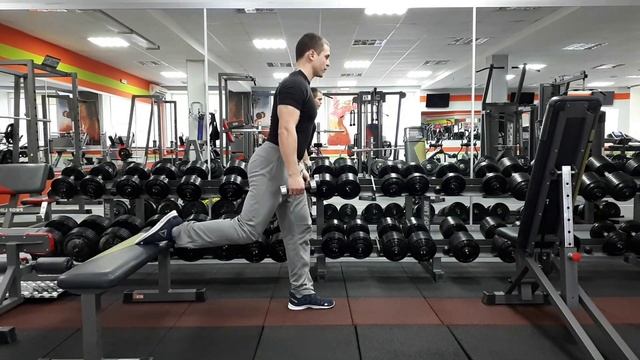 Выпады с ногой на лавке смотреть онлайн