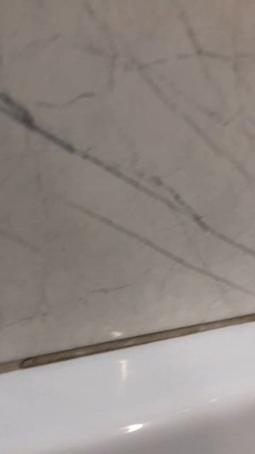 Чем обрабатывают швы между плиткой и ванной? смотреть онлайн