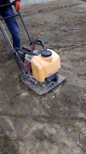 Placa compactoare pe benzina - виброплита бензиновая смотреть онлайн