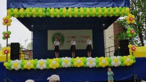 Выступление на сцене на празднике  в рабочем посёлке Богородское 18.05.2025