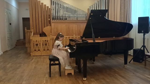 11. И. С. Бах. Маленькая прелюдия до минор, исполняет Скрипаль Мария, 8 лет, 2 класс