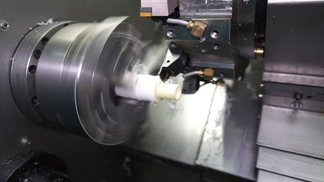 Механическая обработка на высокоскоростном токарном смотреть онлайн
