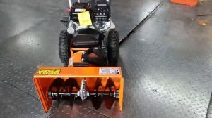 Снегоуборщик со сменными насадками - щетка/снегоотбра