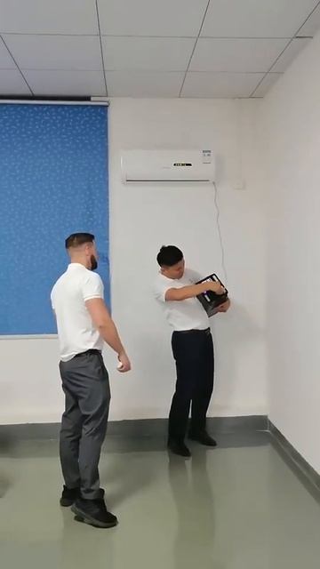 Портативна зарядна станція Kemier 4,5кВт смотреть онлайн