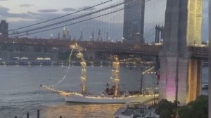 Мексиканский парусник протаранил Бруклинский мост / События на ТВЦ