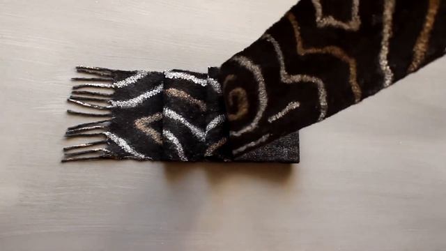 Длинный шарф из валяной шерсти мериноса "Зебра" смотреть онлайн