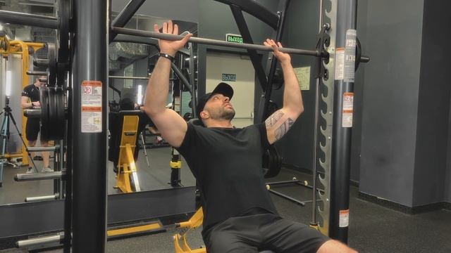 Армейский жим в машине смита смотреть онлайн