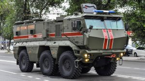 Бронеавтомобили Тайфун-К в колонне парадной техники