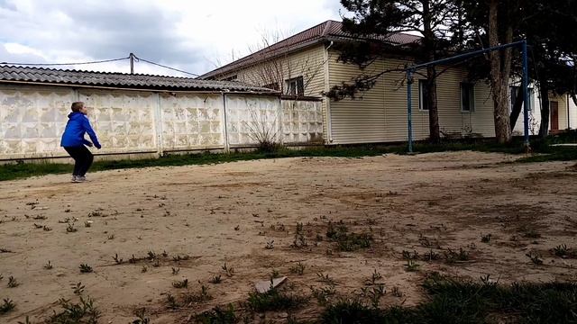 Выбей 2 перекладины разными мячами/Alexandr SD VS Илья смотреть онлайн