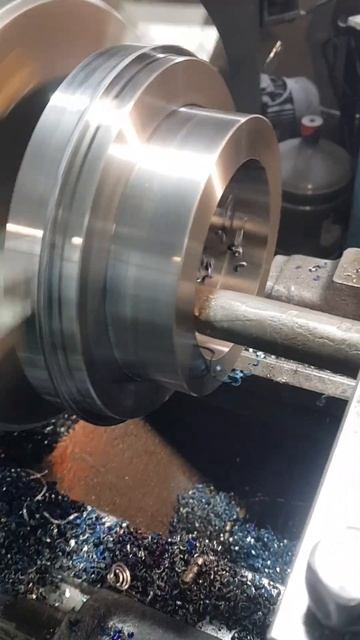 Обработка буксы для кран-балки.#токарнаяобработка #то? смотреть онлайн