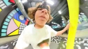 ПЛОХИЕ ДЕВЧОНКИ УСТРОИЛИ РАЗБОРКИ🤯24 ЧАСА НА БАТУТЕ (?