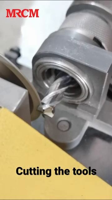 Отрезка инструмента #shorts #заточкаинструмента #заточка смотреть онлайн