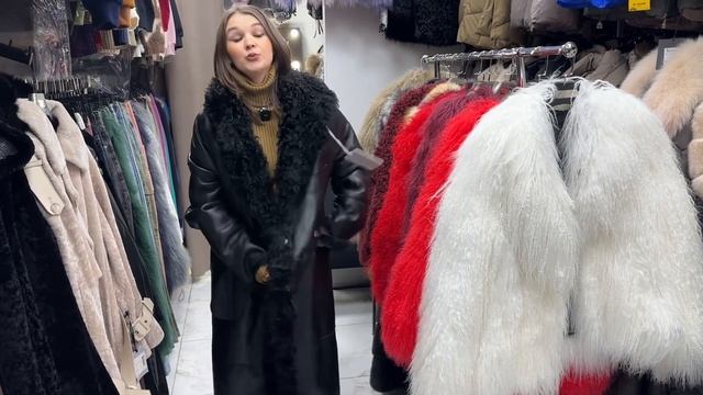 🔥 КРАСИВЫЕ ШУБЫ У КРИСТИНЫ НА САДОВОДЕ. смотреть онлайн