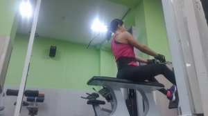 Тяга к поясу в блочном тренажере