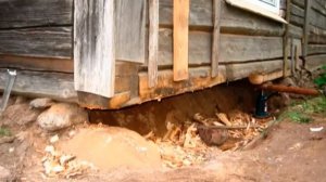 Замена части бревна в срубе Replacement of logs in the house