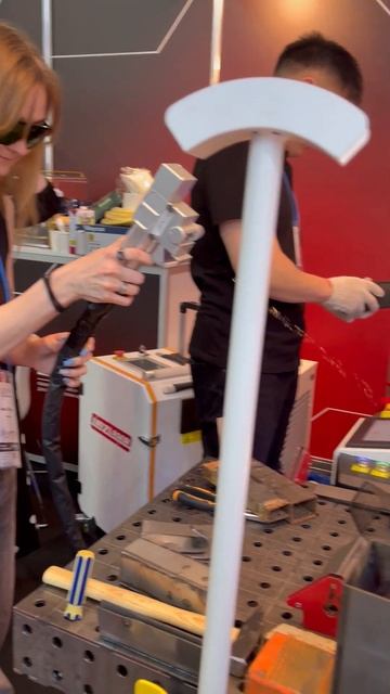 Начальник поставил в один проект с поколением z #laser #ла смотреть онлайн