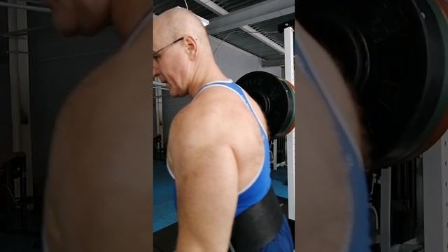 Тренировка. Приседания со штангой. смотреть онлайн