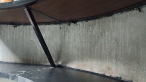 полки, в подвале из бетонных колец