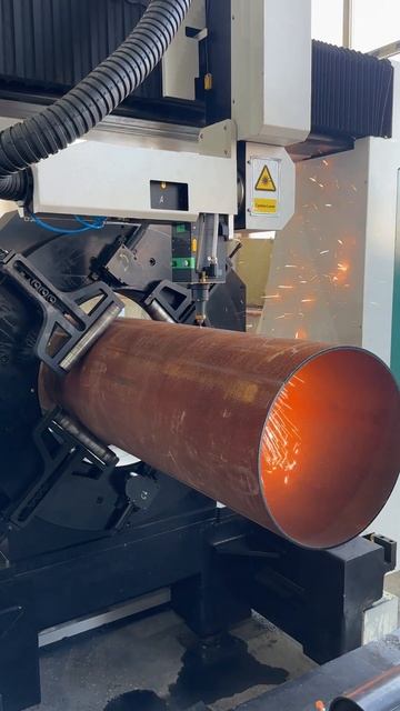 Лазерная резка круглой трубы на труборезе OREE LASER OR-TR 1206