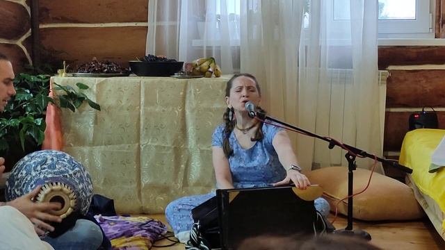 Джая Гаури д.д - Харе Кришна маха-мантра. Киртан #2 (31.07.24) смотреть онлайн