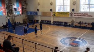 Так в баскетболе проходит разминка.Матч баскетбольны?