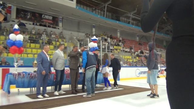 С празднования 55-летия школы фигурного катания по фиг?